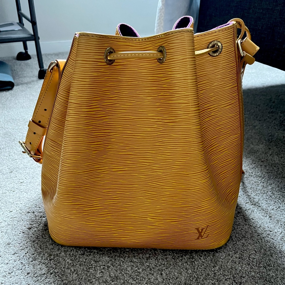Yellow LOUIS VUITTON Vintage Epi Petit Noé